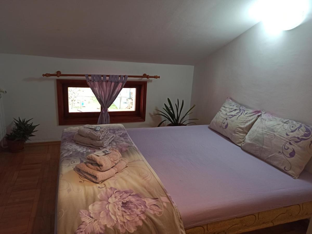 Guest House Ganovi Kalofer Εξωτερικό φωτογραφία
