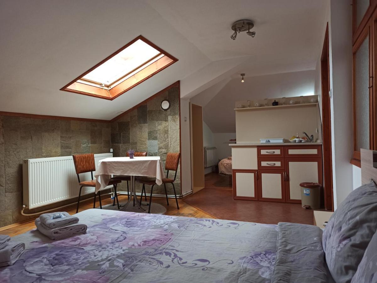 Guest House Ganovi Kalofer Εξωτερικό φωτογραφία
