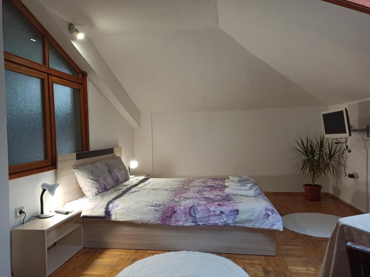 Guest House Ganovi Kalofer Εξωτερικό φωτογραφία