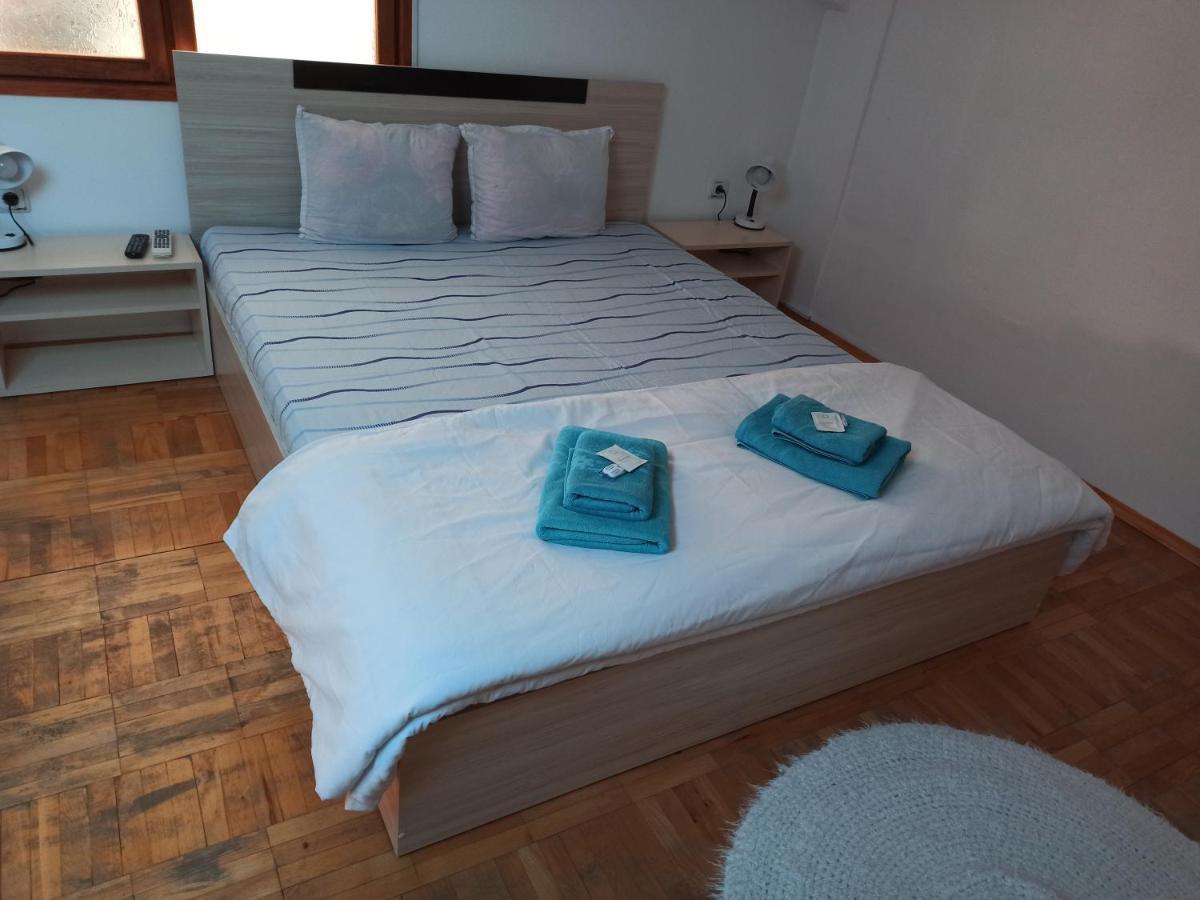 Guest House Ganovi Kalofer Δωμάτιο φωτογραφία