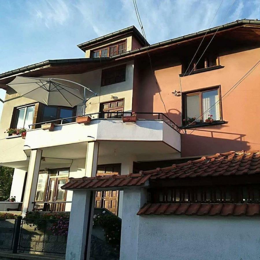 Guest House Ganovi Kalofer Εξωτερικό φωτογραφία